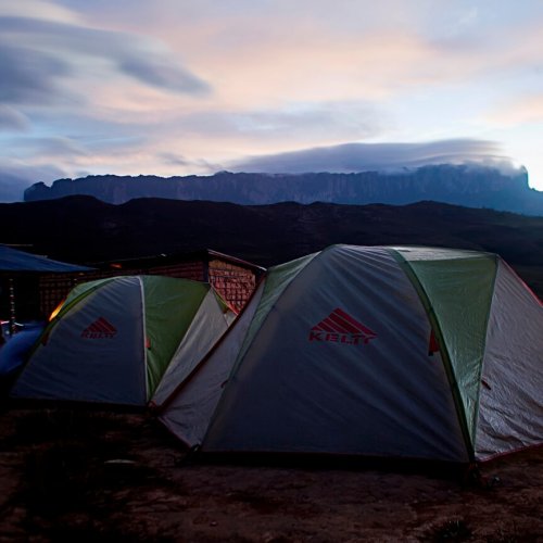 Amanecer_en_campamento_rio_tek_-_trekking_al_Tepuy_Roraima_-_Canaima_Venezuela_por_Alex_Cabello_Leiva Amanecer_en_campamento_rio_tek_-_trekking_al_Tepuy_Roraima_-_Canaima_Venezuela_por_Alex_Cabello_Leiva